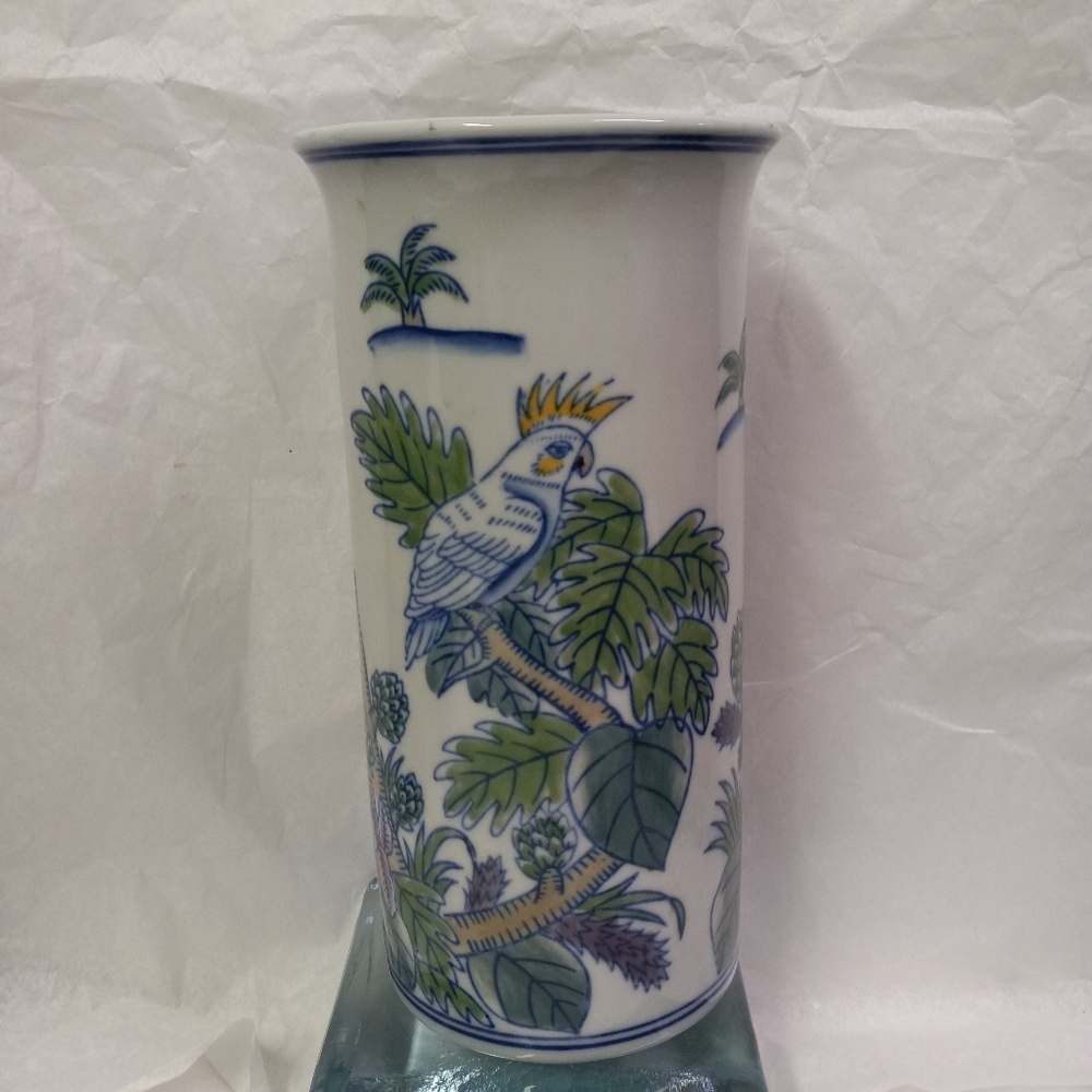 VASE Asian Famille Porcelian Ceramic White Blue Artichokes,Pinecone, Birds Large